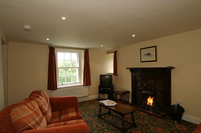 Bruce Cottage - lounge